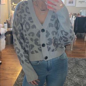Grey cropped cheetah print cardigan